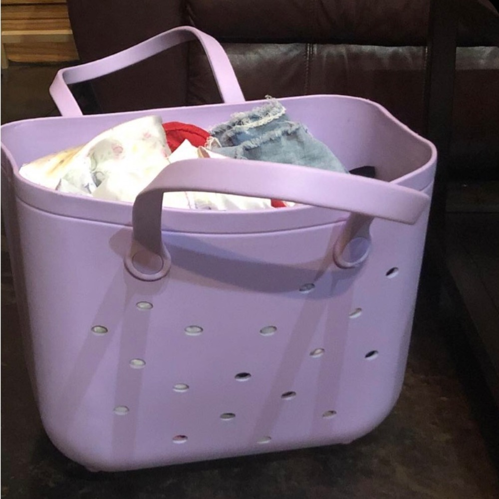 Rubber beach bag . Large . Lavender. 13” tall.17.5”x11” wide